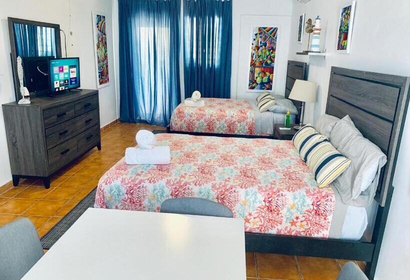 Deluxe Suite Sea View, Discovery Inn & Suites At 681 Ocean Drive