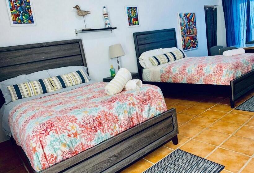 Deluxe Suite Sea View, Discovery Inn & Suites At 681 Ocean Drive