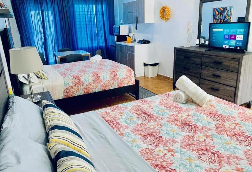 Deluxe Suite Sea View, Discovery Inn & Suites At 681 Ocean Drive