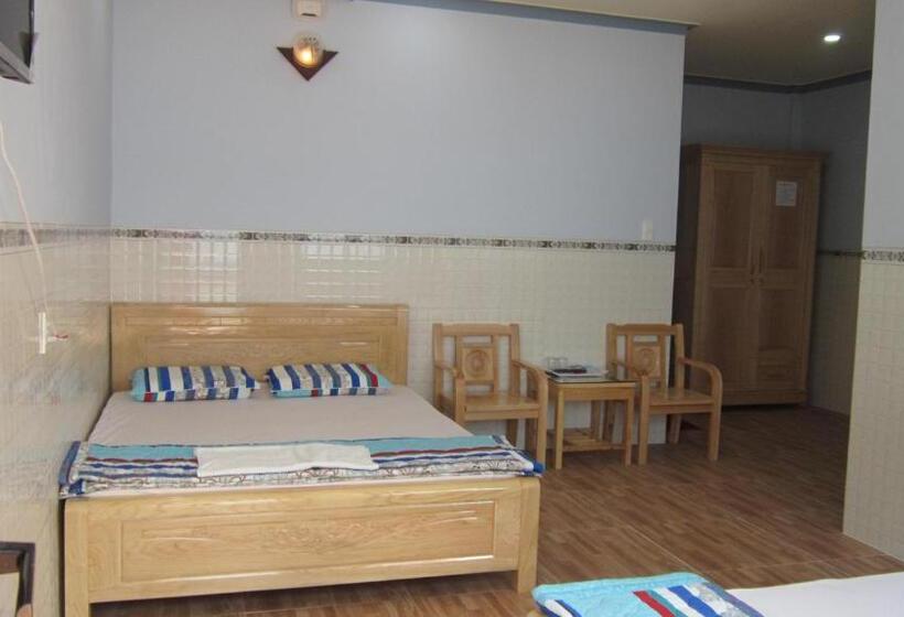 اتاق استاندارد چهار تخته, Hong Chau Guesthouse