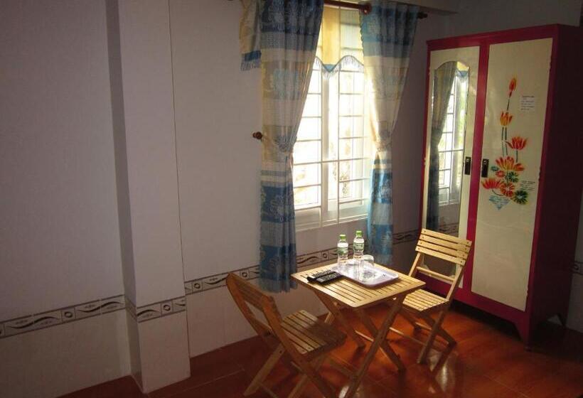 اتاق خانوادگی, Hong Chau Guesthouse