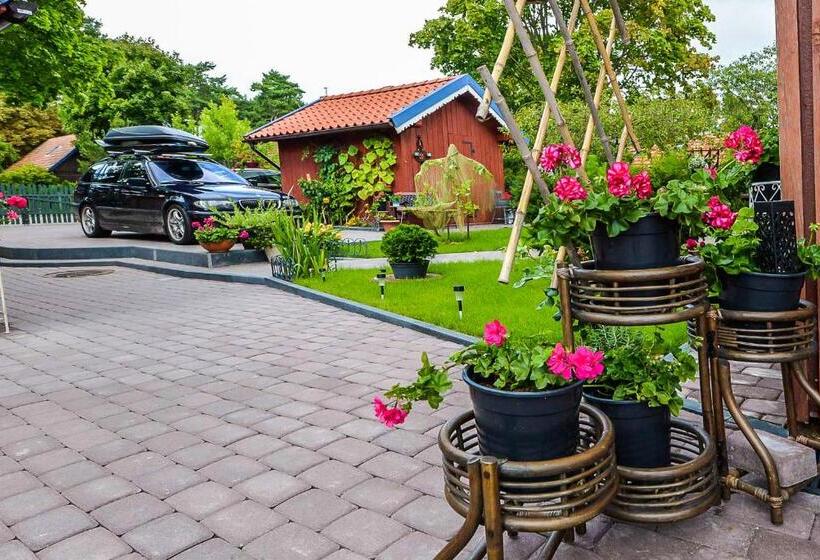 آپارتمان 1 خوابه با چشم‌انداز باغ, Lana