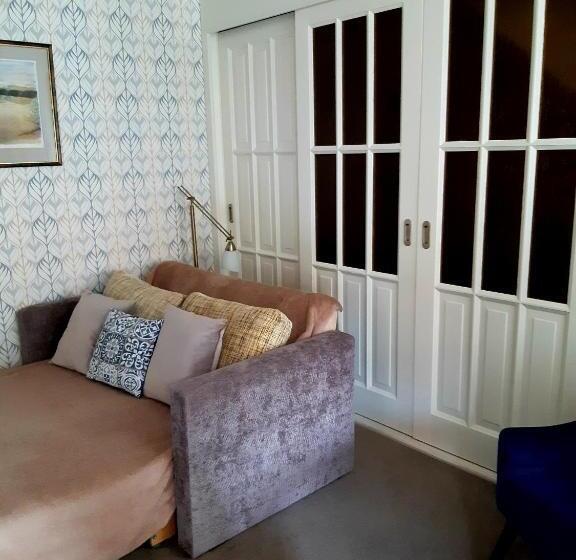 آپارتمان 1 خوابه با چشم‌انداز باغ, Lana