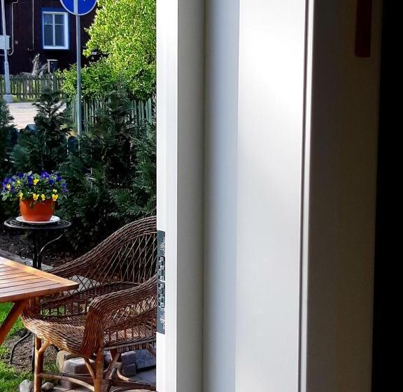 اتاق استاندارد, Lana