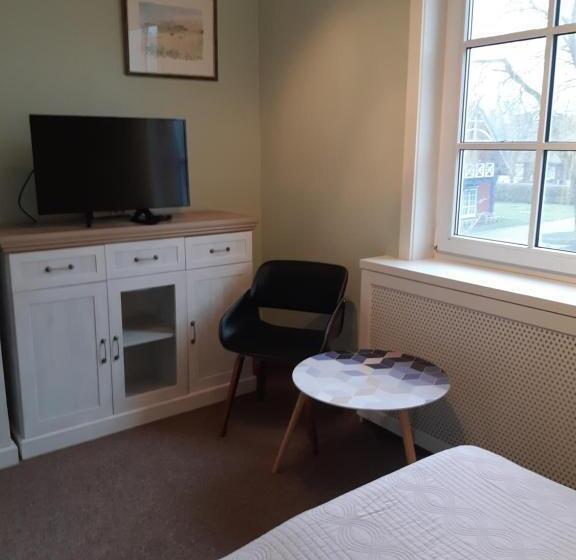 اتاق سوپریور خانوادگی, Lana