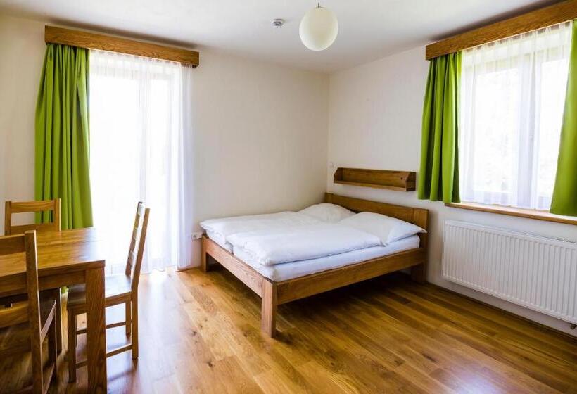 标准工作室, Penzion U Barana