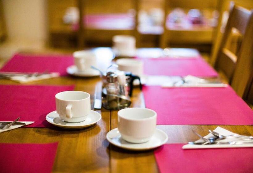 标准工作室, Penzion U Barana