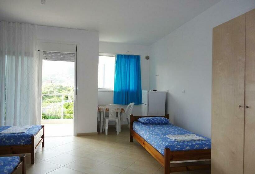 اتاق استاندارد چهارنفره با چشمانداز باغ, Spiro Guest House