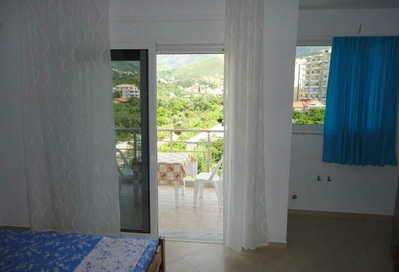 اتاق استاندارد چهارنفره با چشمانداز باغ, Spiro Guest House