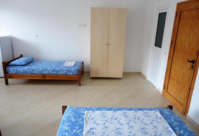 Economy Triple Room, Spiro Guest House