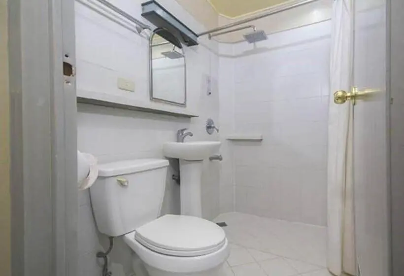 اتاق استاندارد سه نفره, New Dawn Pensionne House