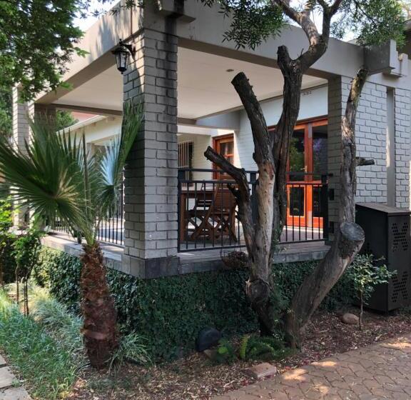 Апартаменты 1 Спальня, Muckleneuk Guest House