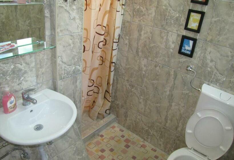 استودیو استاندارد با بالکن, The House Apartments & Guest Rooms