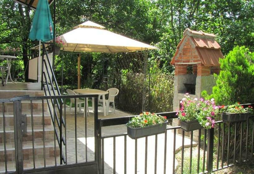 استودیو استاندارد با بالکن, The House Apartments & Guest Rooms