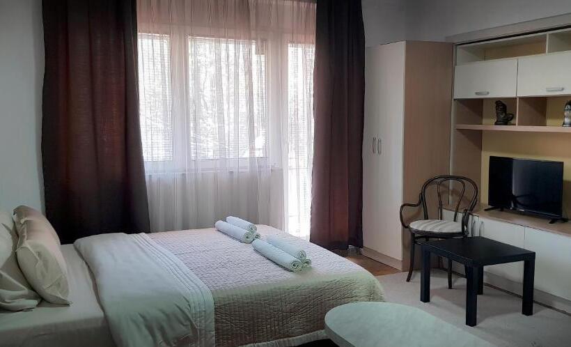 استودیو استاندارد با بالکن, The House Apartments & Guest Rooms