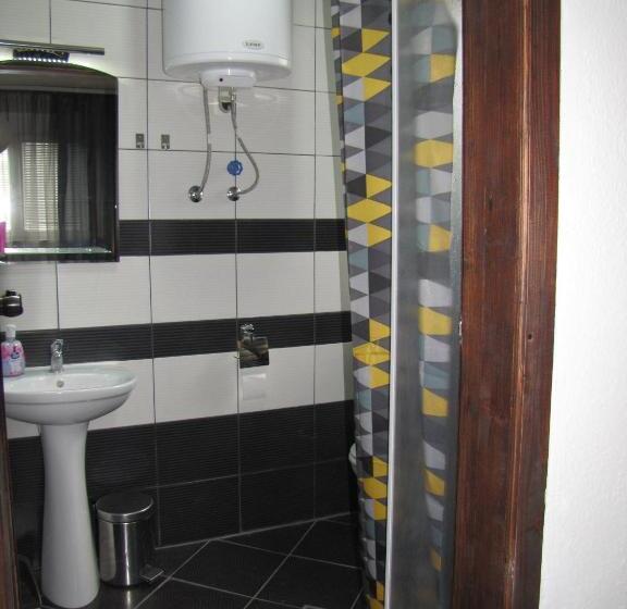 استودیو استاندارد با بالکن, The House Apartments & Guest Rooms