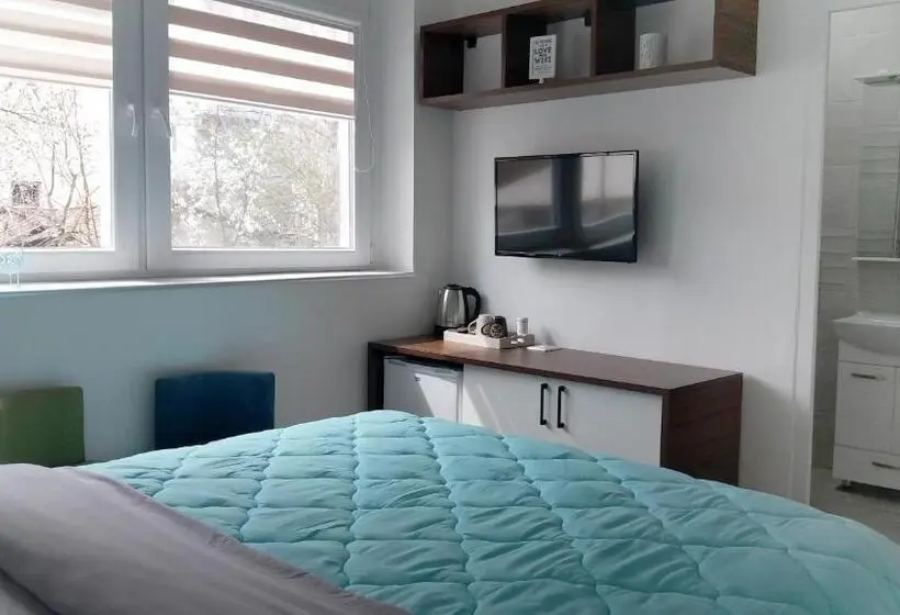 استودیو استاندارد با چشم‌انداز باغ, The House Apartments & Guest Rooms