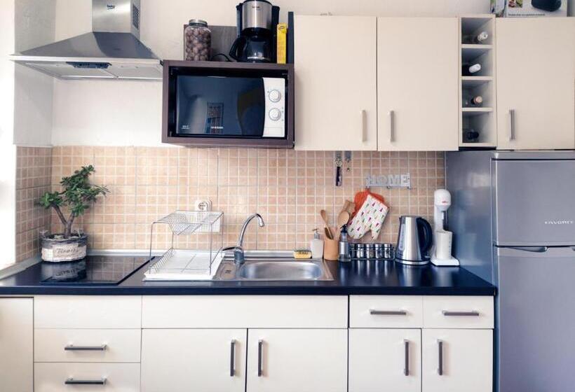 Standard room with outdoor bath, The House Apartments & Guest Rooms