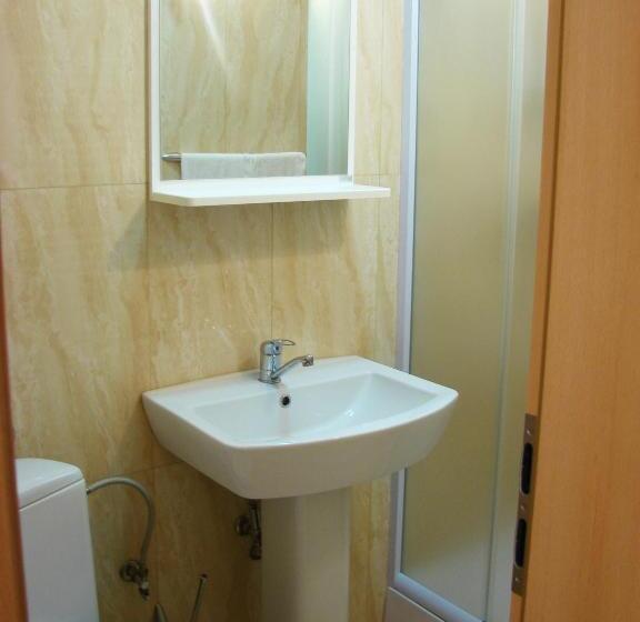 إستوديو قياسى, Pension Camelia