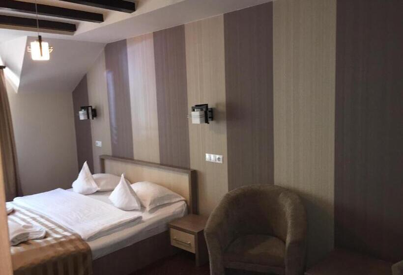 Люкс с гидромассажем, Pensiunea Jojo