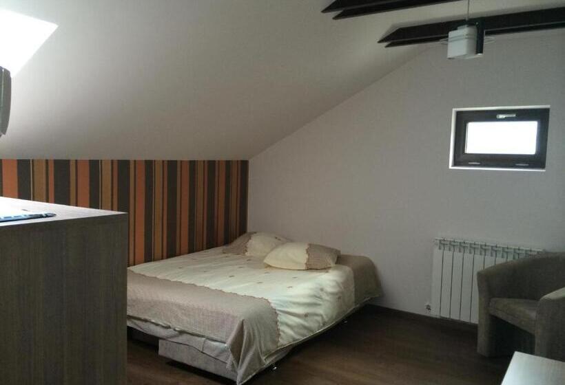 Люкс, Pensiunea Jojo