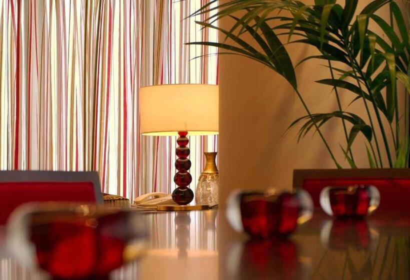 آپارتمان 2 خوابه, The Diplomat Radisson Blu Residence