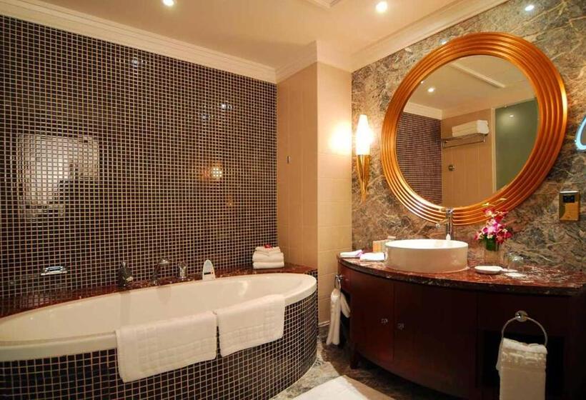 آپارتمان 3 خوابه, The Diplomat Radisson Blu Residence