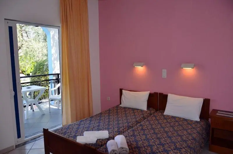 スタンダードスタジオ, Villa Elia