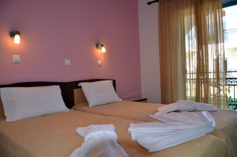 スタンダードスタジオ, Villa Elia