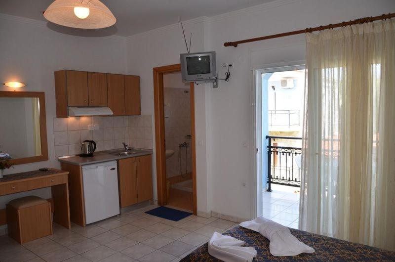 スタンダードスタジオ, Villa Elia