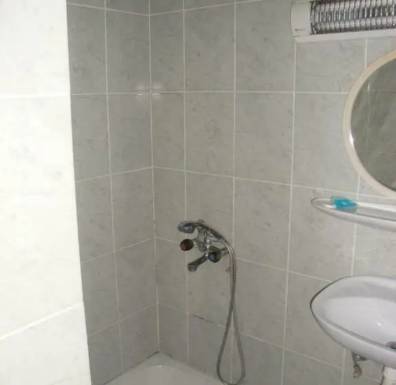 اتاق استاندارد سه نفره, B&b Inex Negotin