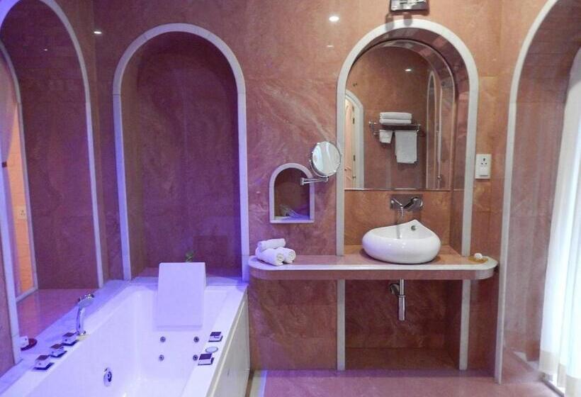 Люкс с гидромассажем, Rose Heritage Home