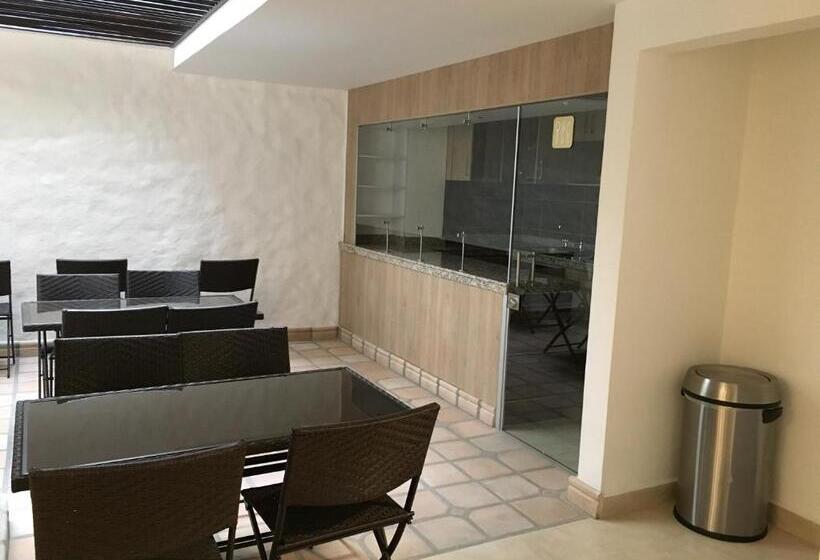 سوییت خانوادگی, Villa Blanca