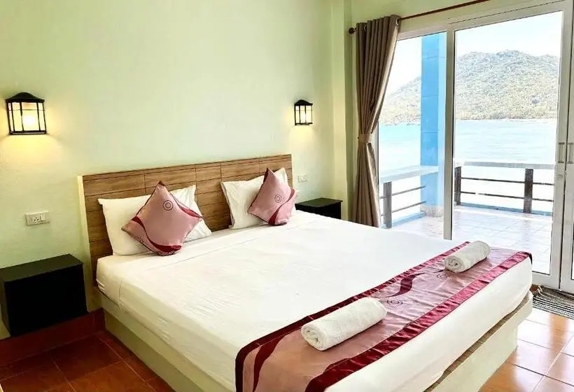 デラックスルーム, Ocean View Resort