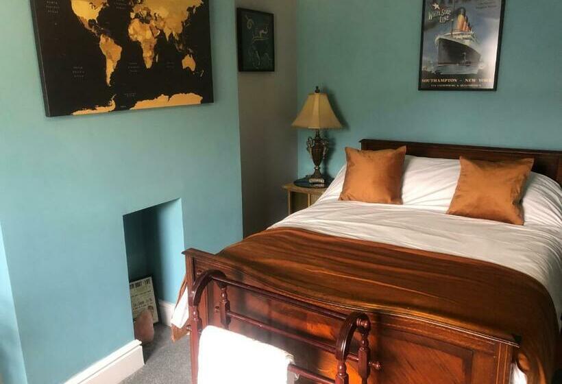 标准间, Mulberry House