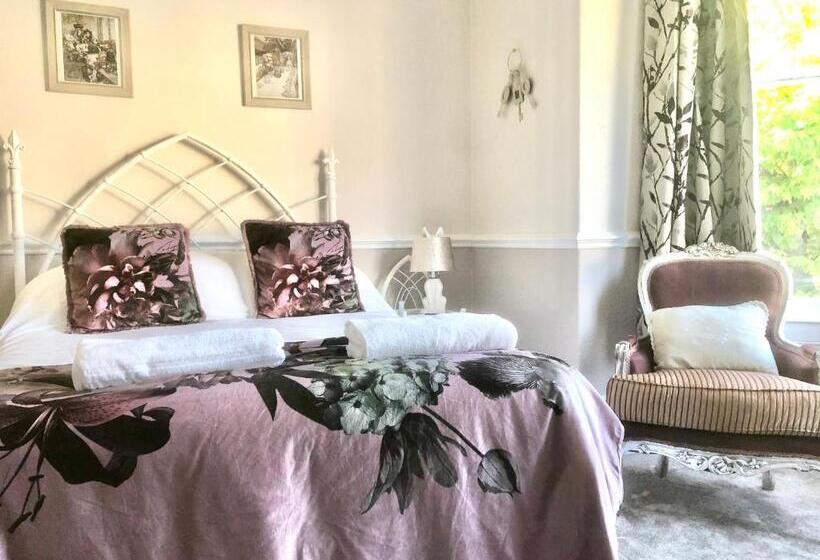 标准间, Mulberry House