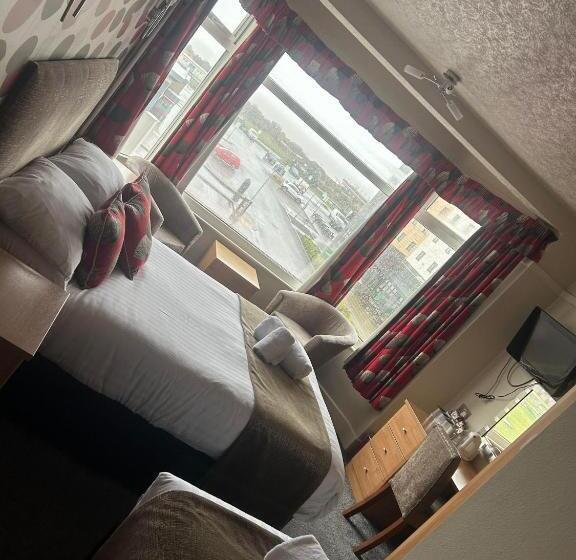 带海景的标准房, The Savoy