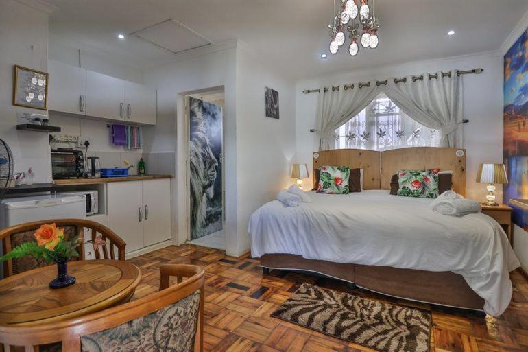 プールの見えるデラックスルーム, Queensburgh B&b Or Self Catering