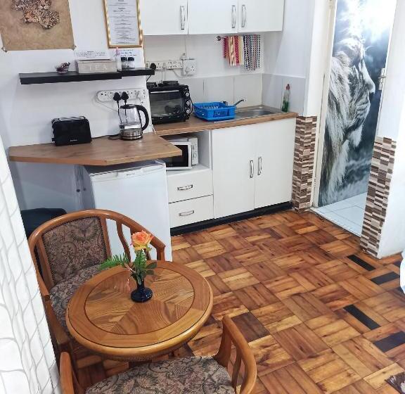 プールの見えるデラックスルーム, Queensburgh B&b Or Self Catering