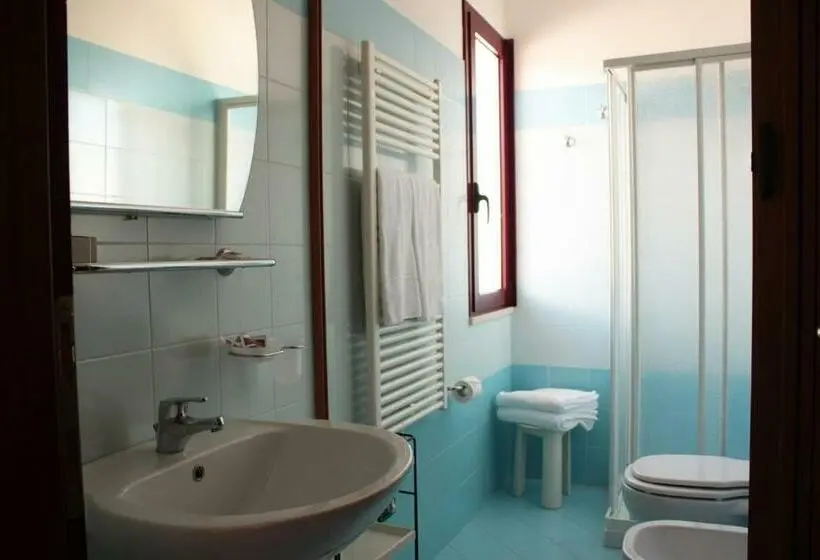 استودیوی استاندارد, Residence Crystal Palace