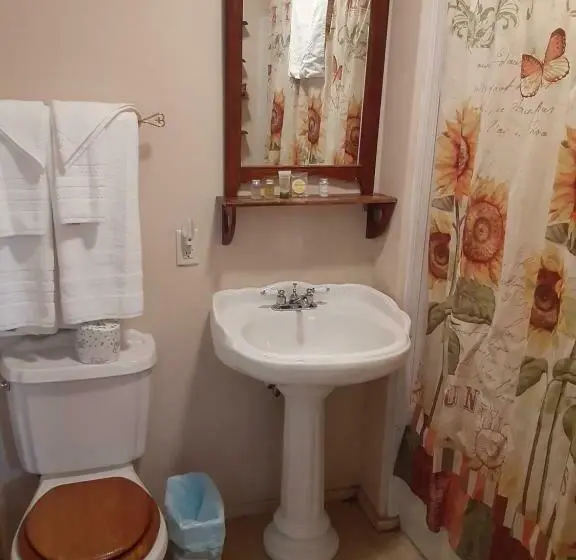 デラックスルーム, Tombstone Bordello Bed & Breakfast