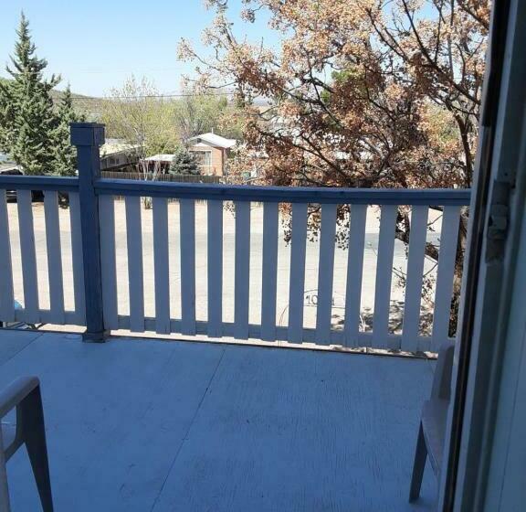 Люкс Deluxe Кровать Кинг, Tombstone Bordello Bed & Breakfast