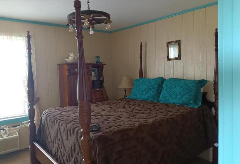 Номер Deluxe, Tombstone Bordello Bed & Breakfast