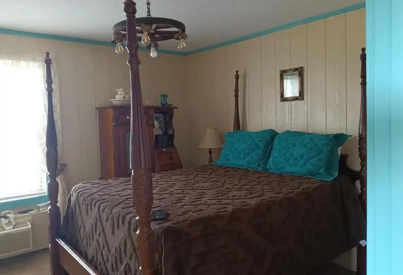 デラックスルーム, Tombstone Bordello Bed & Breakfast