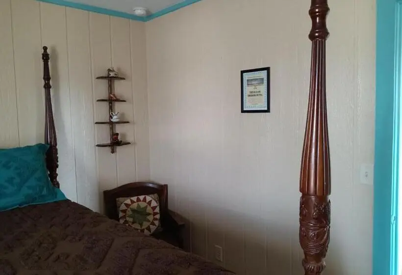 デラックスルーム, Tombstone Bordello Bed & Breakfast