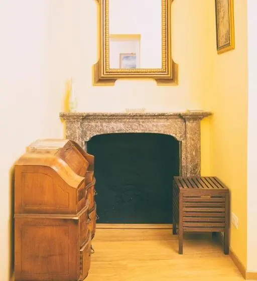 اتاق لوکس با تخت بزرگ, Torrebianca