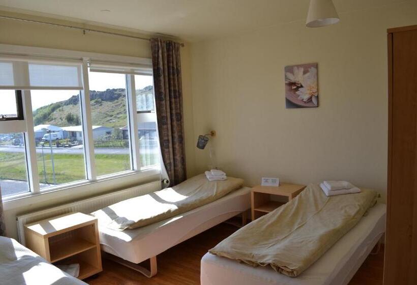 اتاق استاندارد سه تخته با سرویس بهداشتی مشترک, Framtid Hostel