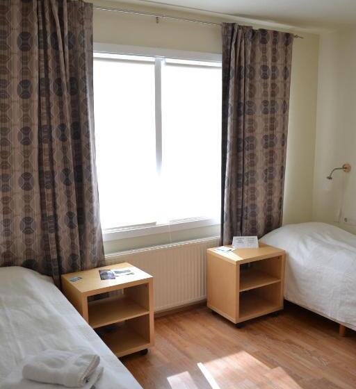 اتاق استاندارد با سرویس بهداشتی مشترک, Framtid Hostel