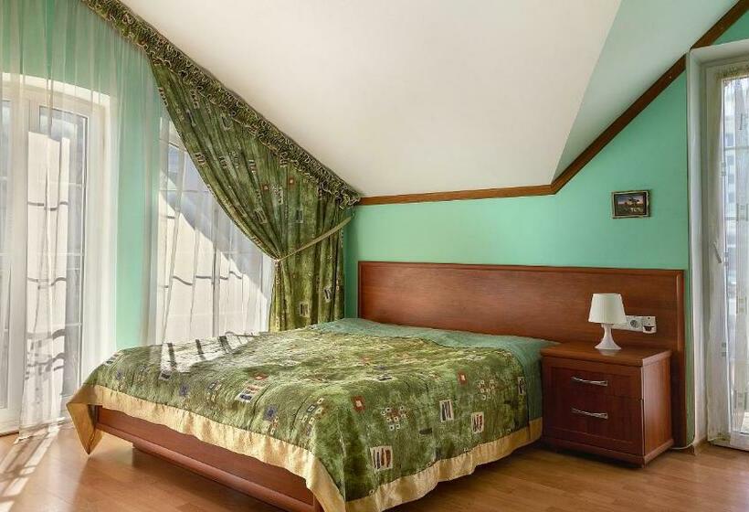 اتاق لوکس, Villa Marta