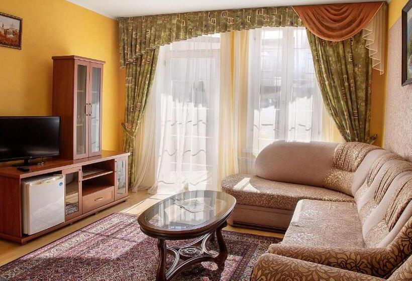 سوئیت راحتی, Villa Marta